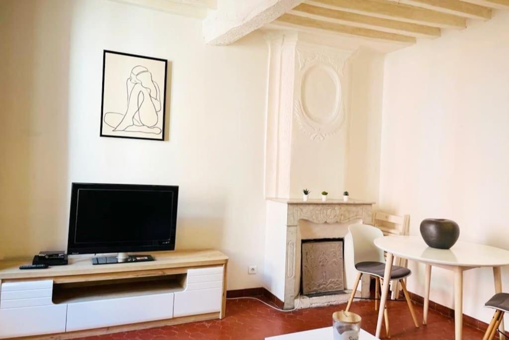 Appartement Situe Place Des Arcades A Biot A 4 Min De La Mer Et Des Plages エクステリア 写真